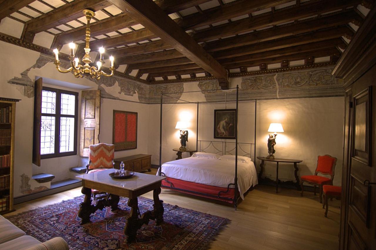 Palazzo Juvalta Bed and Breakfast Teglio Exteriör bild
