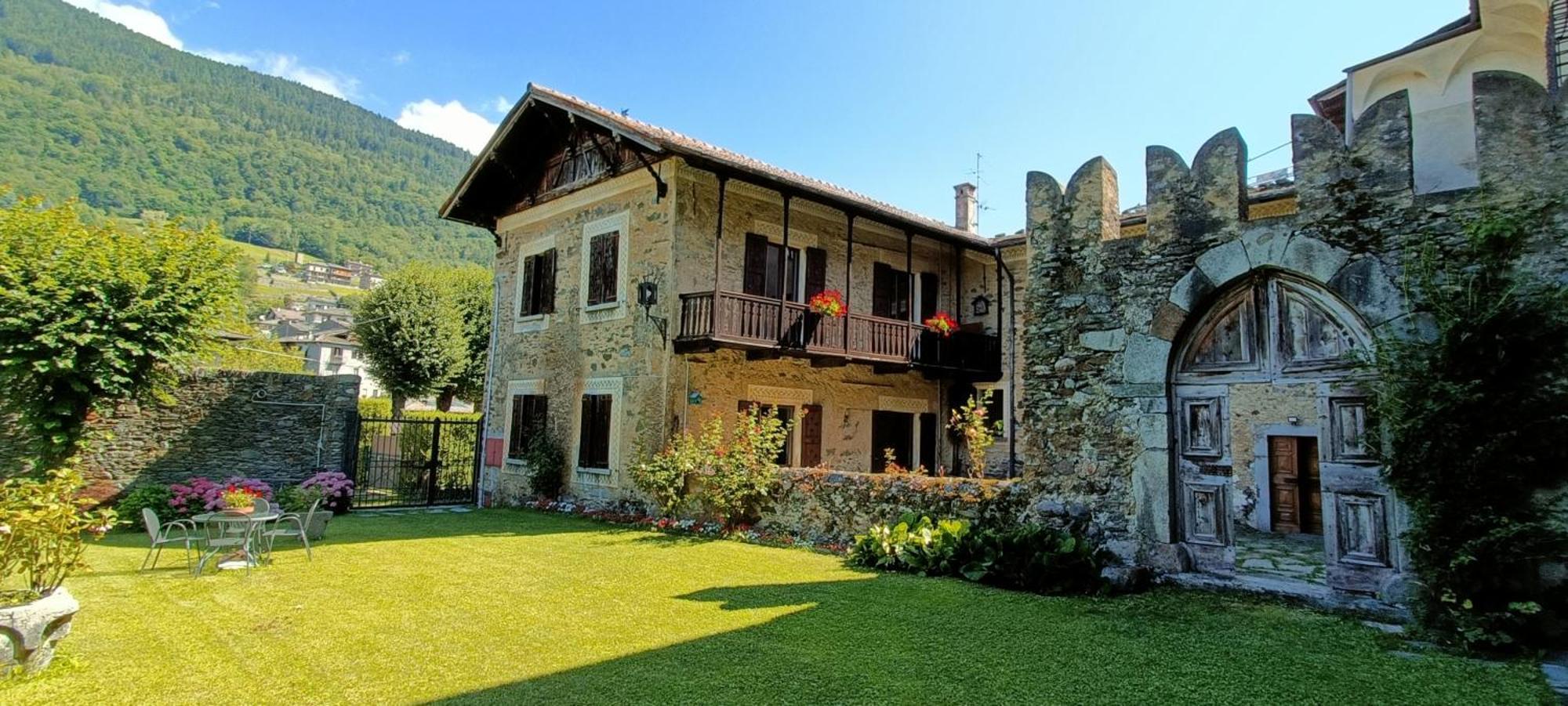 Palazzo Juvalta Bed and Breakfast Teglio Exteriör bild